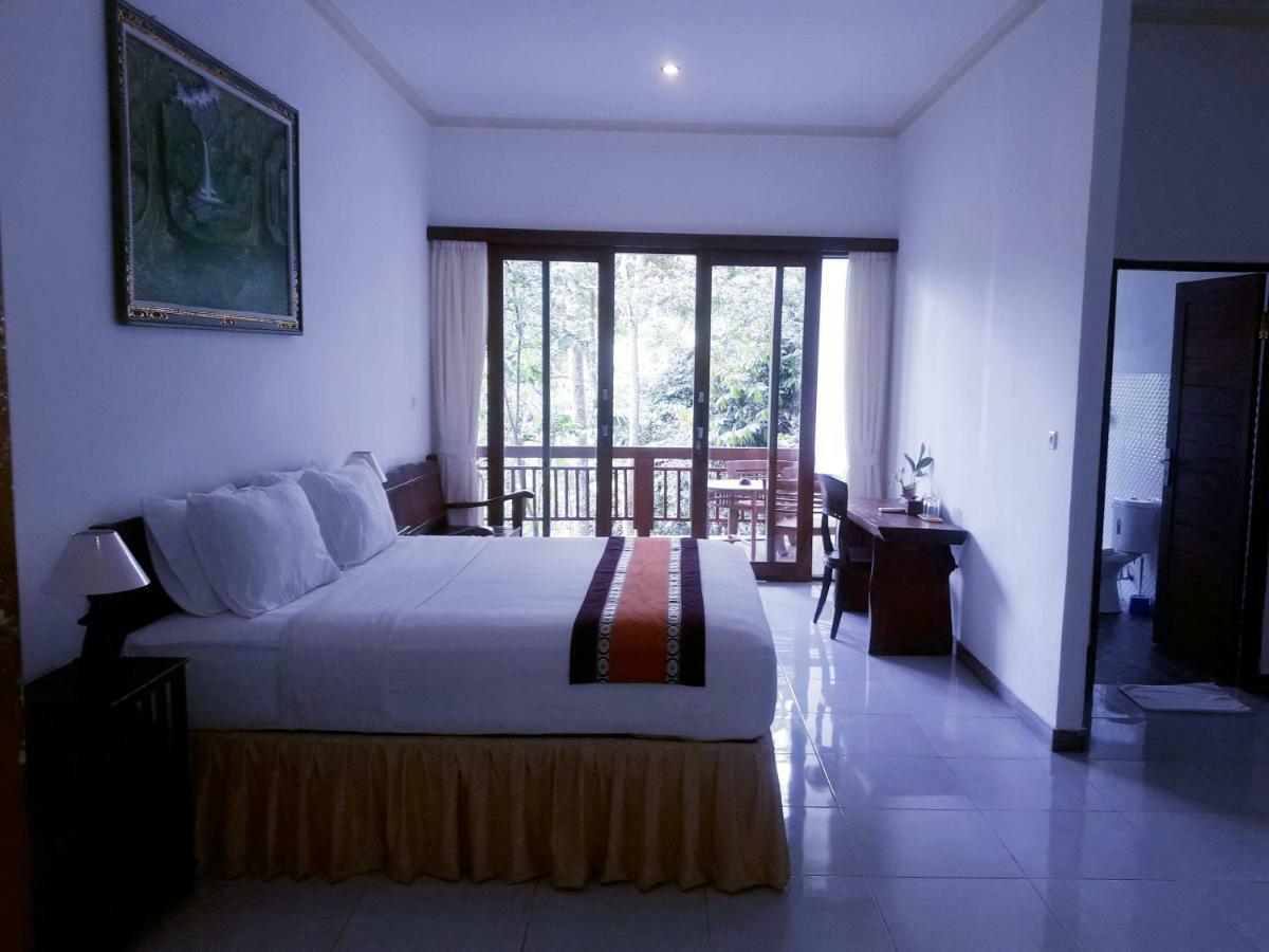 Ubud River Side House Hotel Exterior photo