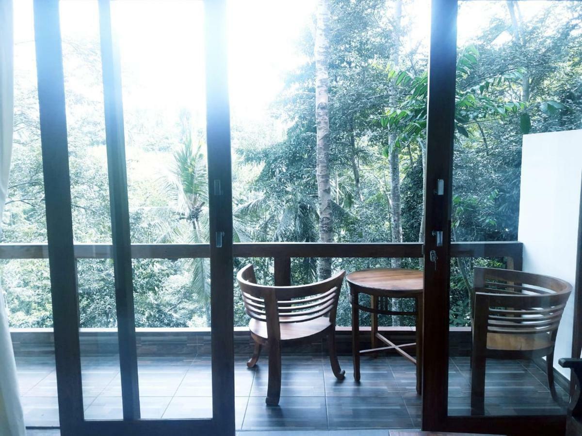 Ubud River Side House Hotel Exterior photo
