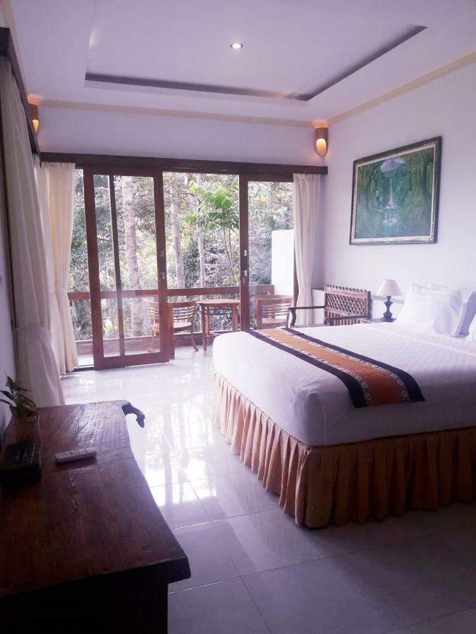 Ubud River Side House Hotel Exterior photo